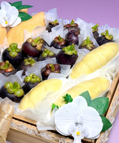 Alternative view of 004-The Royal Trio In Season